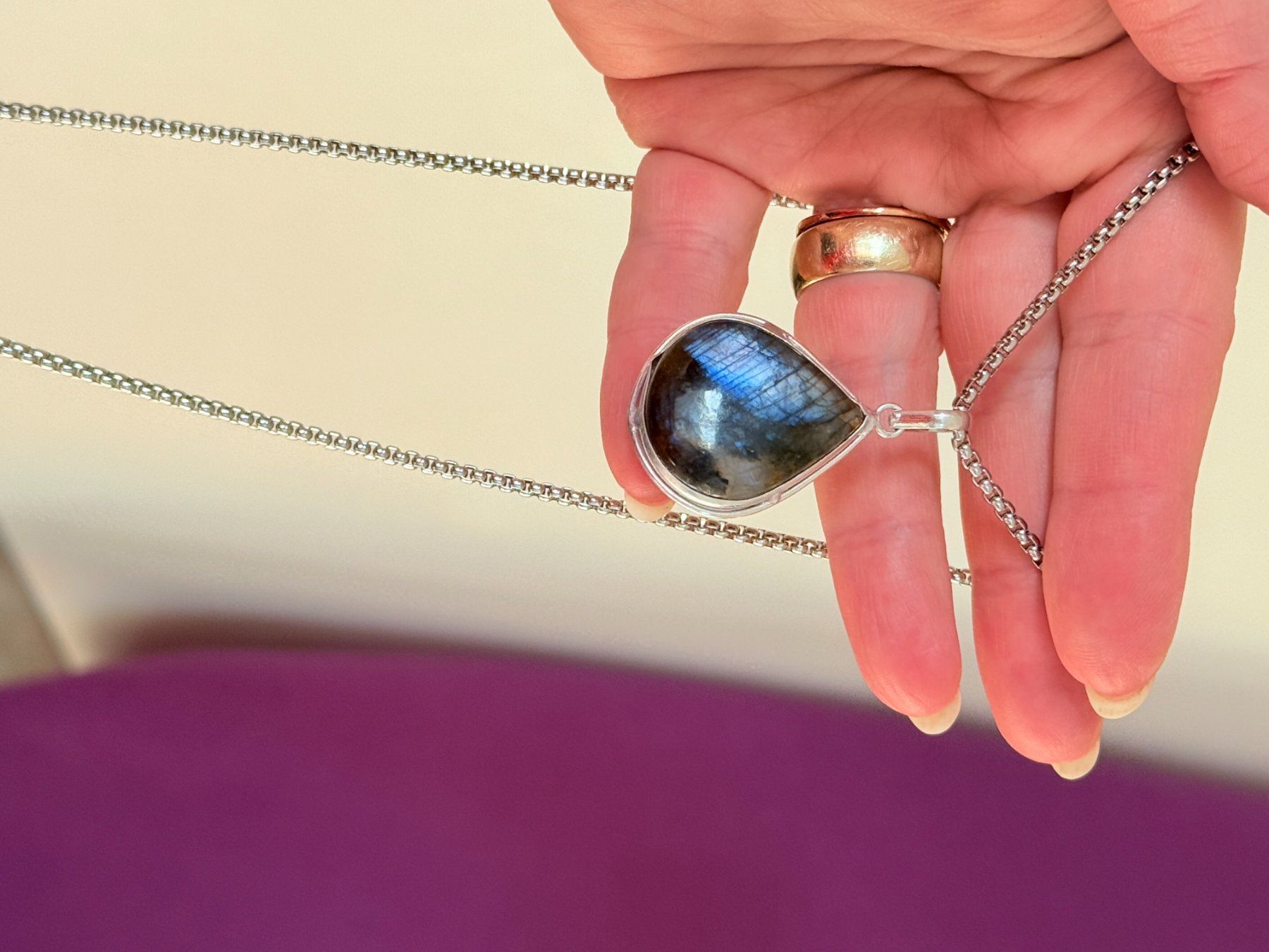 Catenine: Collier avec pendentif en labradorite naturelle – Nuovo e nell'imballaggio originale da Genève venduto da AGBERG 9