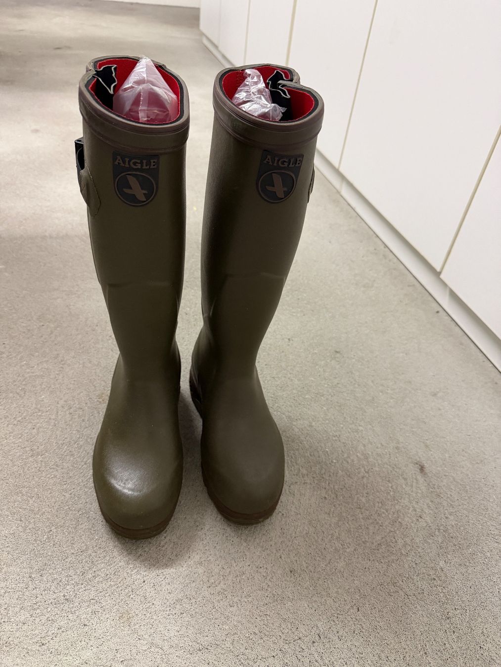 Scarpe da uomo: Aigle isolierende Wandergummistiefel – Usato da Dübendorf venduto da sunshine412