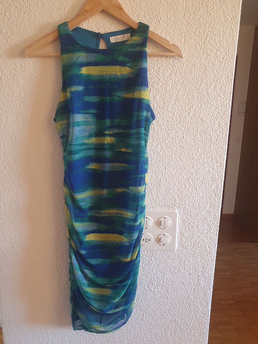Kleider: Elegant Kleid grösse M  – Gebraucht aus Rothenburg von phi_t656