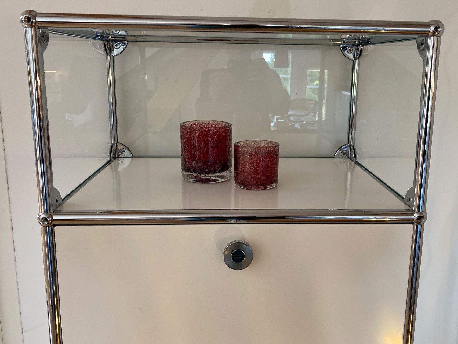 USM Regale: REGAL MIT GLASAUFSATZ, USM – Gebraucht aus Edlibach von SELECTION-26