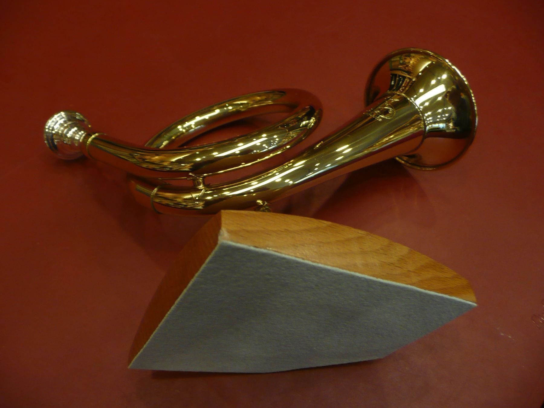 Tutte le decorazioni: Horn Miniatur auf Holz-Sockel – Nuovo e nell'imballaggio originale da Davos-Platz venduto da musikhauskollegger 4