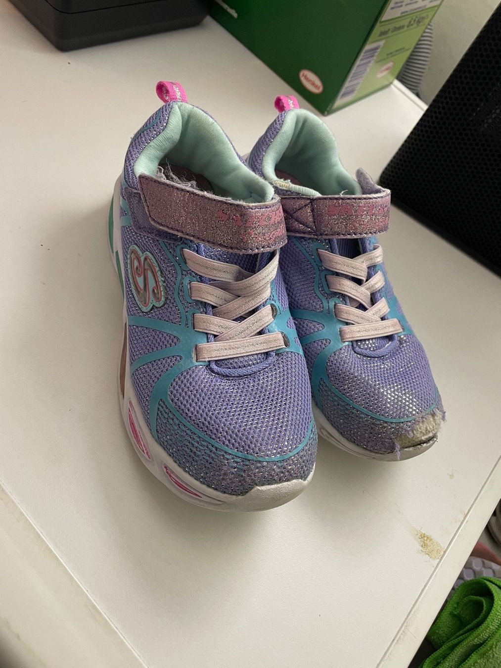 Skechers Schuhe für Mädchen: Kinder Turnschuhe Skechers Gr. 31 – Gebraucht aus Uetendorf von Revotool