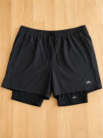 Alo Yoga 2-in-1 Sport Shorts Schwarz – Grösse XL – Running /