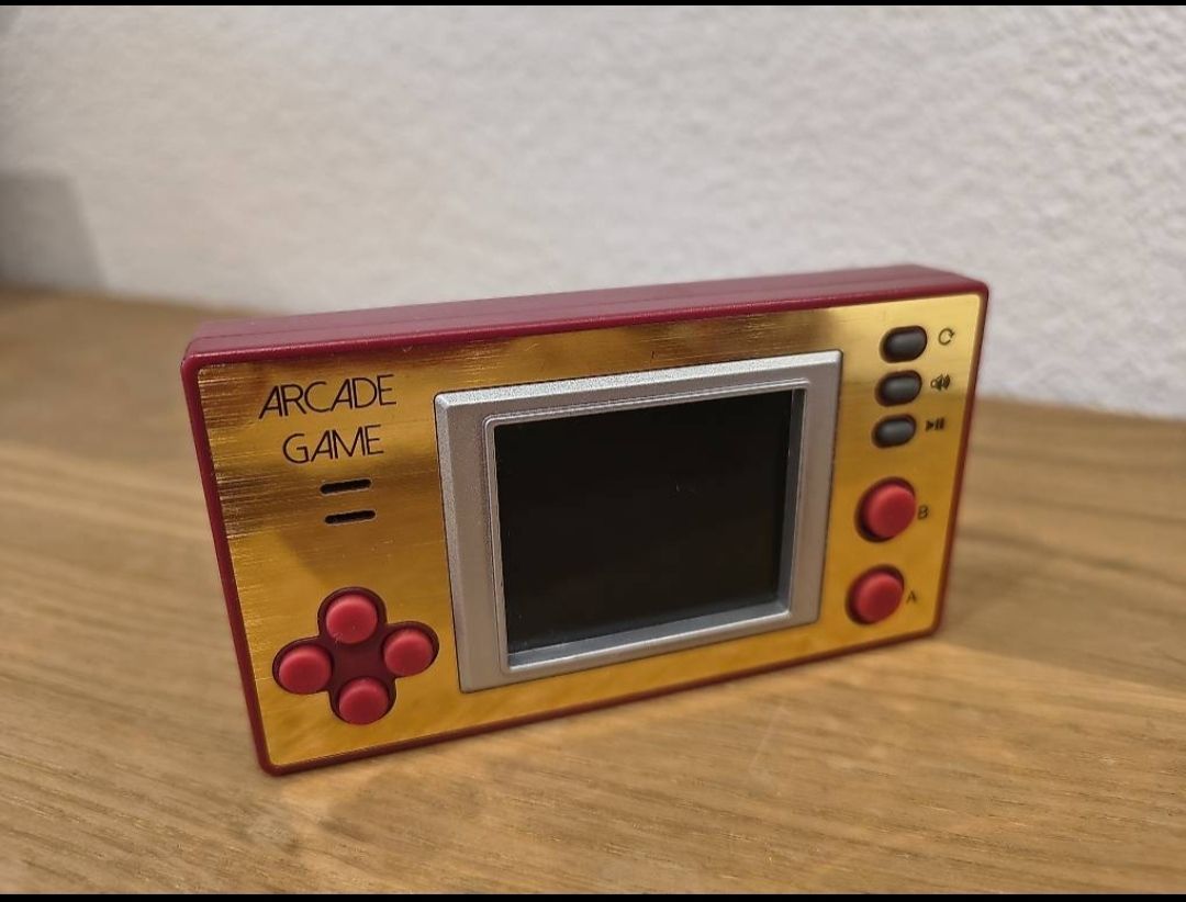 Console: Handheld Arcade Game Retro Console Gold Red New Condition – Usato da Zürich venduto da sha_vw65 3