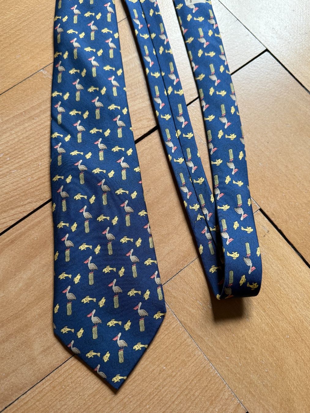 Hermès Cravatte: HERMÈS - Seide Krawatte blau mit Tieren – Nuovo (secondo la descrizione) da Zürich venduto da Diazaio 1