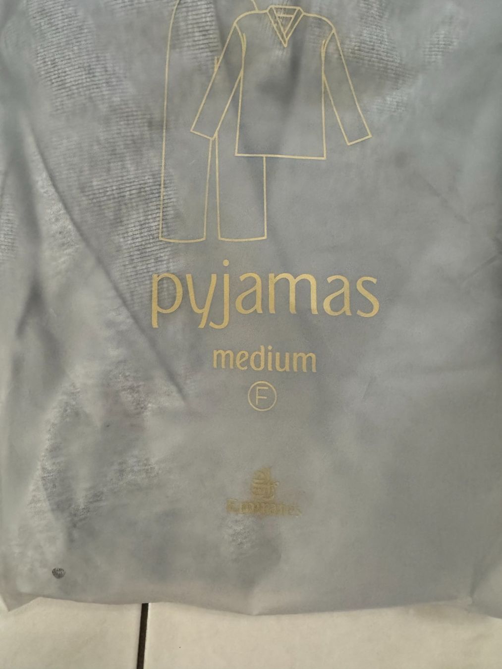 Negligees & Pyjamas: NEU - Emirates FIRST CLASS  SET Nr. 2 – Neu und originalverpackt aus Maienfeld von Fashion_2009 1