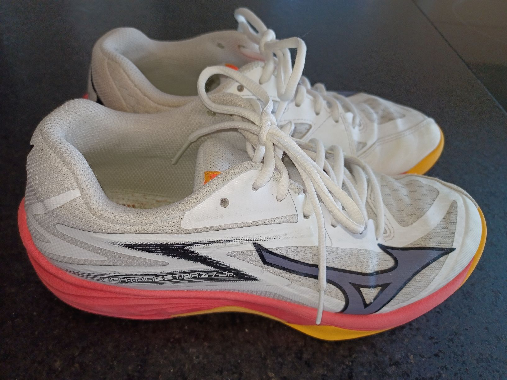 Asics Scarpe da uomo: Asics Hallenturnschuhe Gr 38.5 – Usato da Buchberg venduto da Tschosie 1