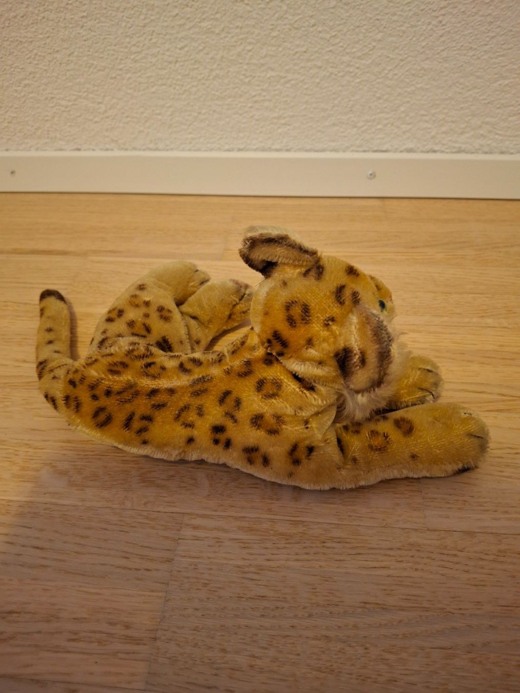 Steiff Giocattoli: Vintage Original Steiff Leopard liegend – Usato da Dietikon venduto da Hwengi 2