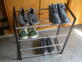 praktisches Schuhregal, Metall schwarz, Platz f. Ihre Schuhe