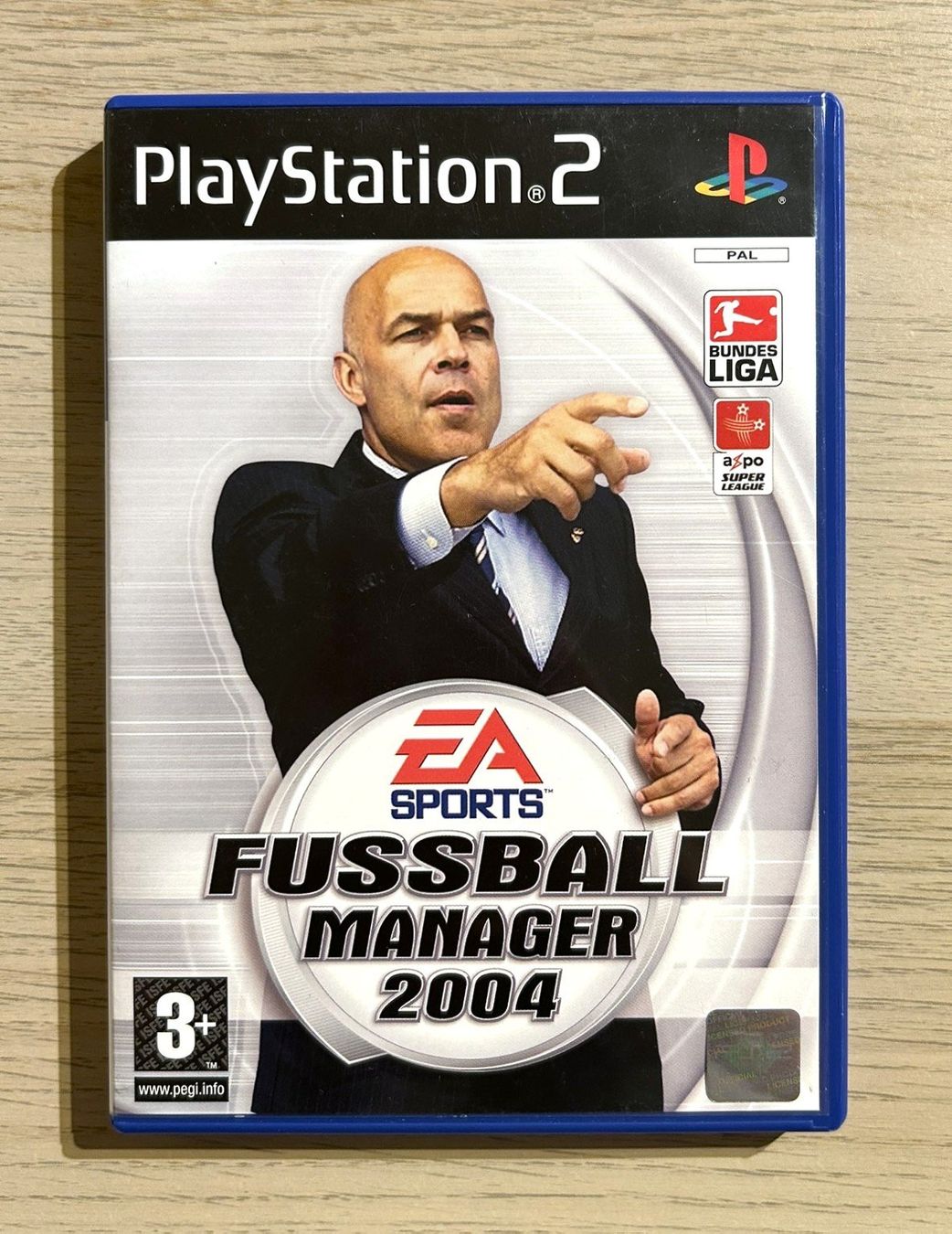Sony Jeux: Fussball Manager 2004 PS2 – D'occasion à St. Gallen par Alpine.Arcade