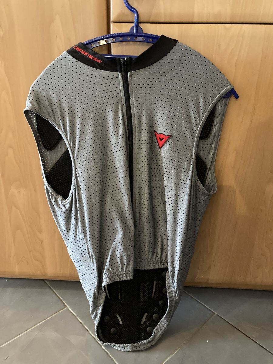 Dainese Protezioni & Imbottiture: Dainese Rückenprotektor Gr.L – Usato da Jaun venduto da walin2