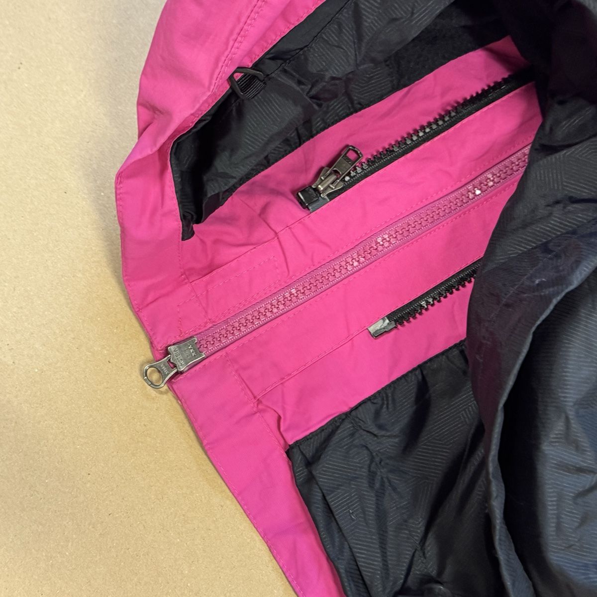 Nike Giacche: Nike ACG Functional Jacket, size M Windjacke Vintage wasser – Usato da St. Gallen venduto da sourced_limited 4