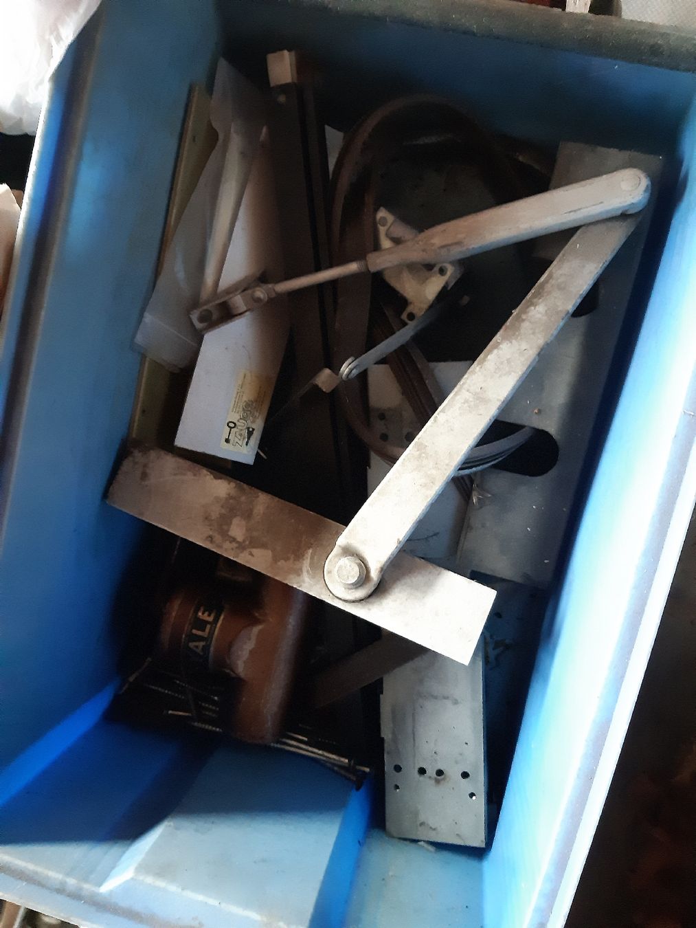 Eisenwaren: Lot mit Türschliesser – Gebraucht aus Ramersberg von Subski300 2