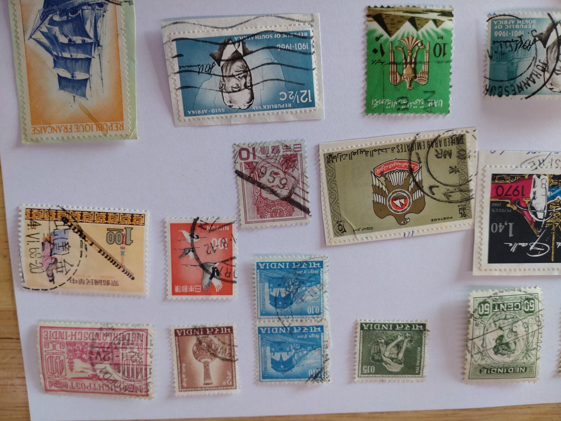 Tutti i francobolli: Timbres divers - 1970 et plus – Usato da Bernex venduto da lezard53 7