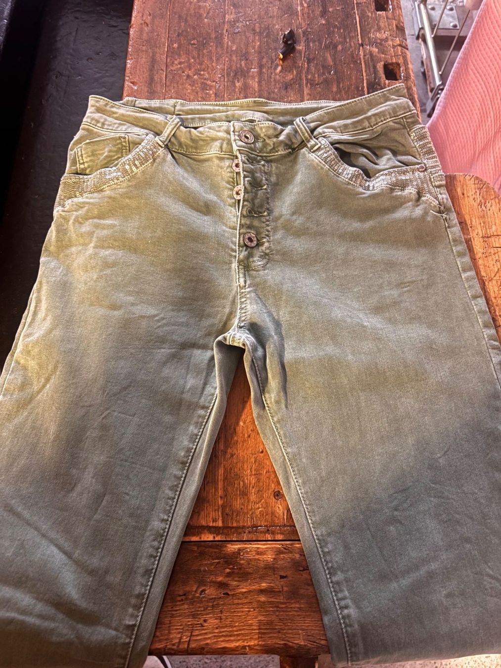 Jeans: Damen Jeans grösse 42 8er Pack. – Usato da Münchenstein venduto da tsp01 9