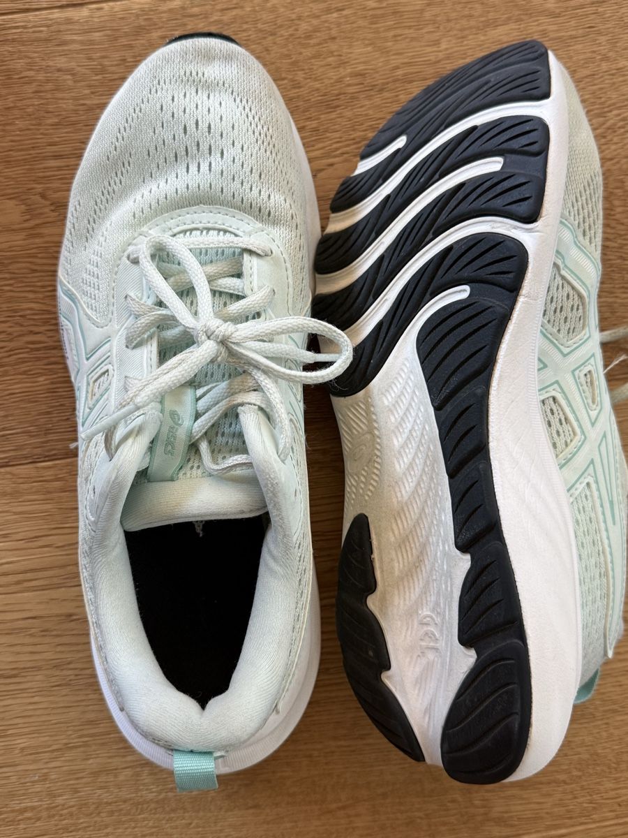Asics Scarpe da donna: Asics Laufschuhe Mint Damen Grösse 39 – Usato da Nottwil venduto da Siana12