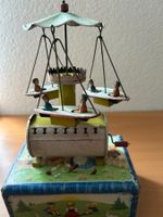 Antikes Blechkarussell mit Musik