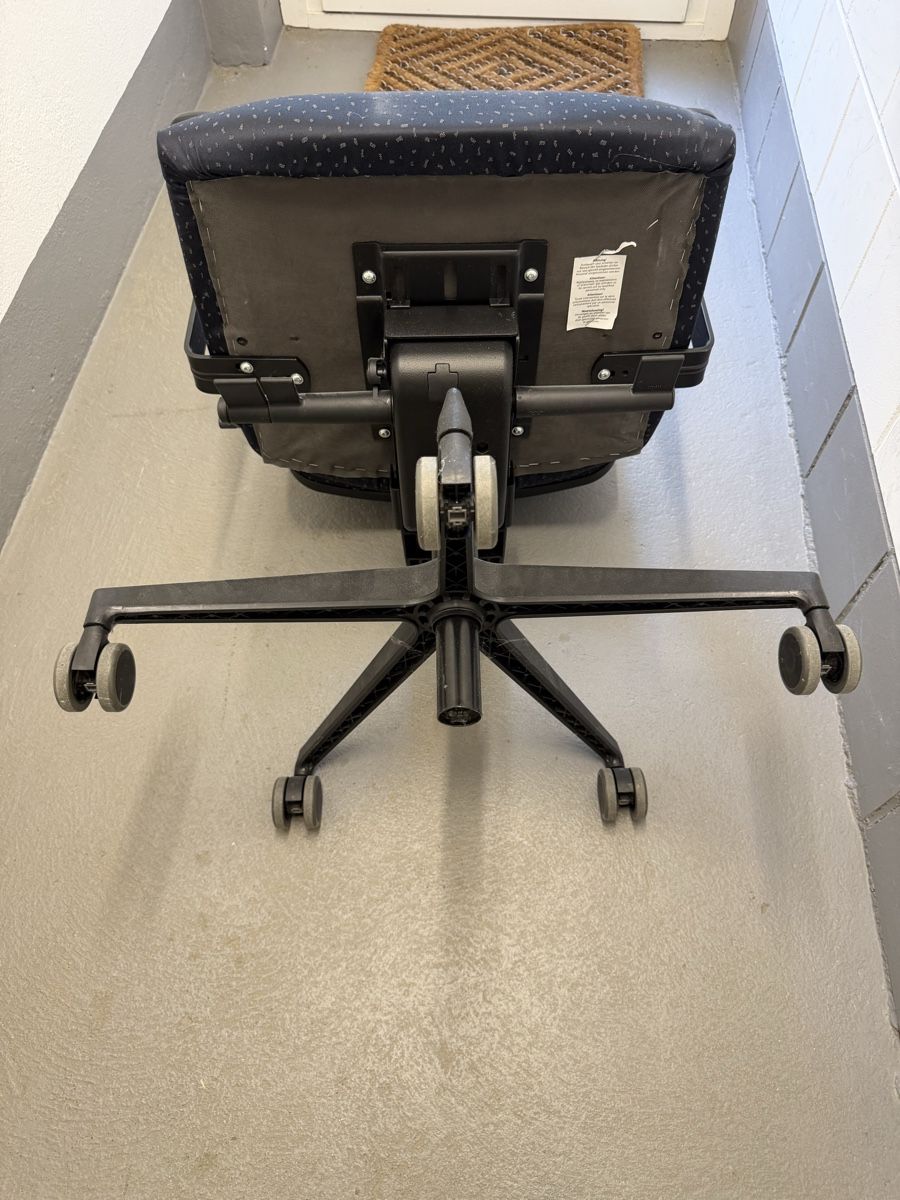 Girsberger Sedie: Girsberger ergonomischer Bürodrehstuhl – Usato da Bern venduto da Porcofidelio 2