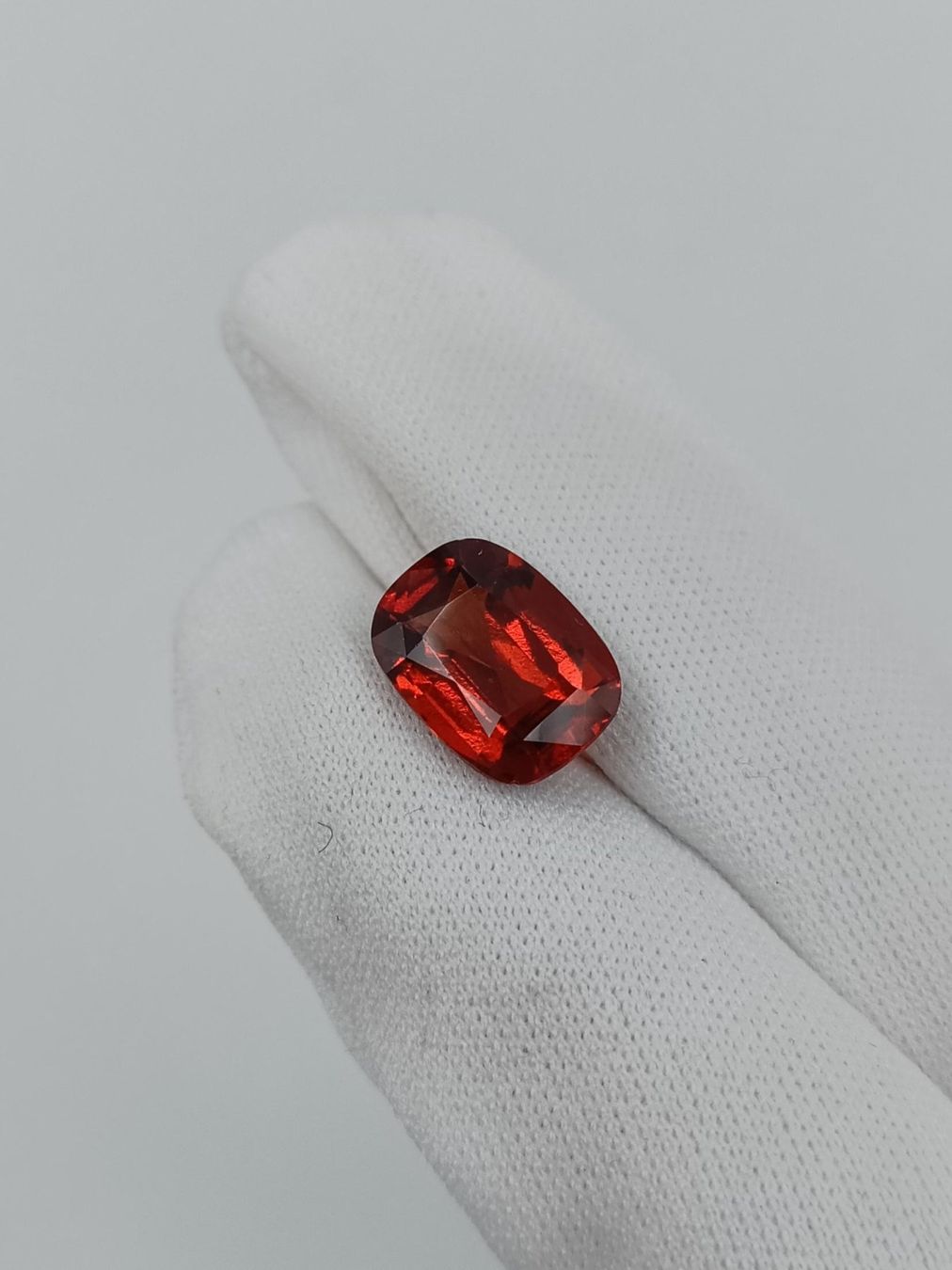Edelsteine: 1 ORANGE ROTER GRANAT, 8.93 CT. – Gebraucht aus Luzern von EdiGem 9