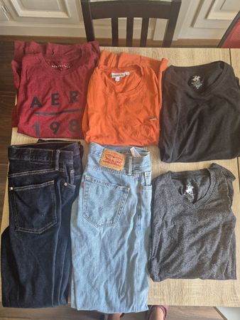 Mega Kleidungs-Paket für 30 CHF wegen Umzug!