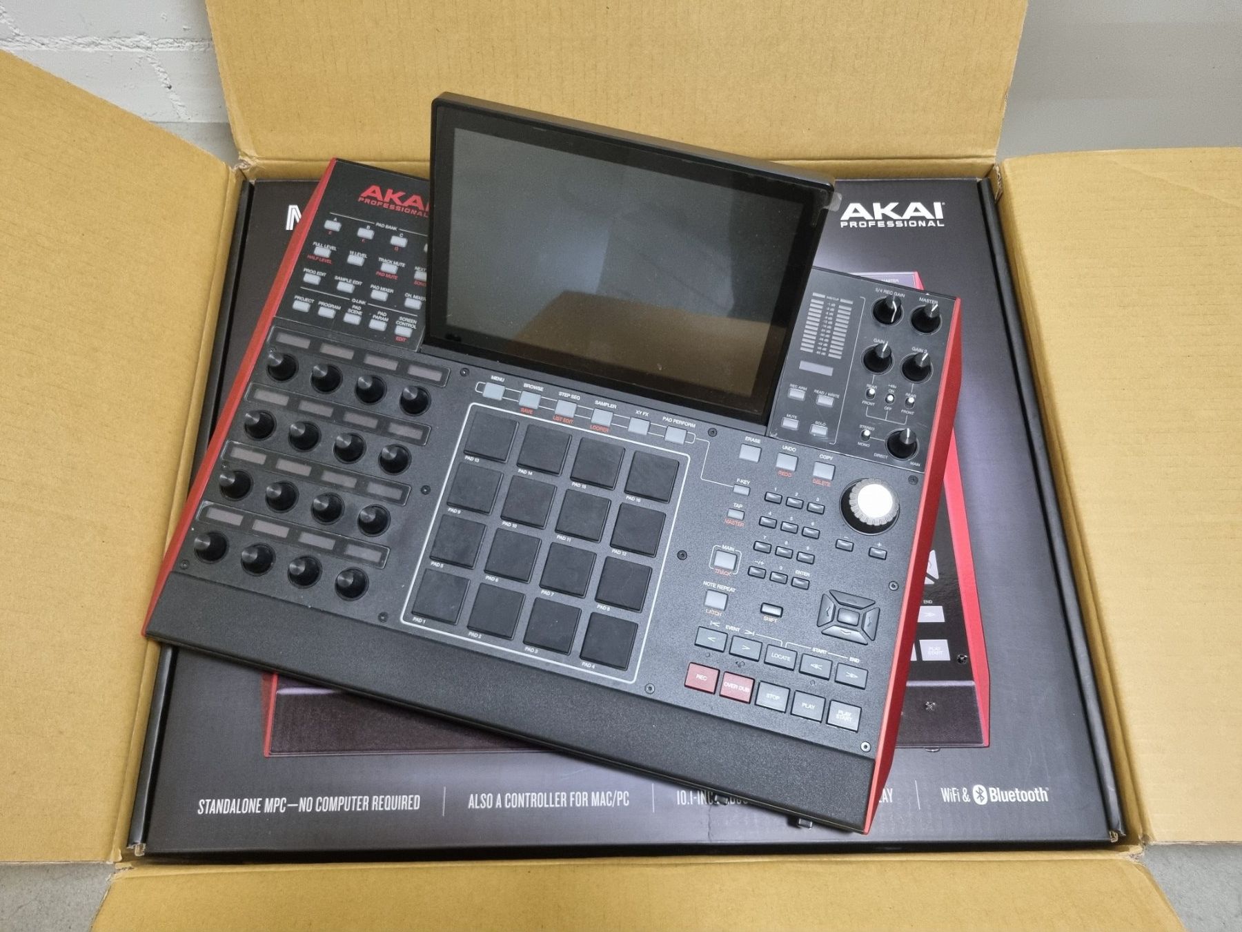 Akai Instruments de musique: Akai MPCX – D'occasion à Ruswil par SimeonOehen