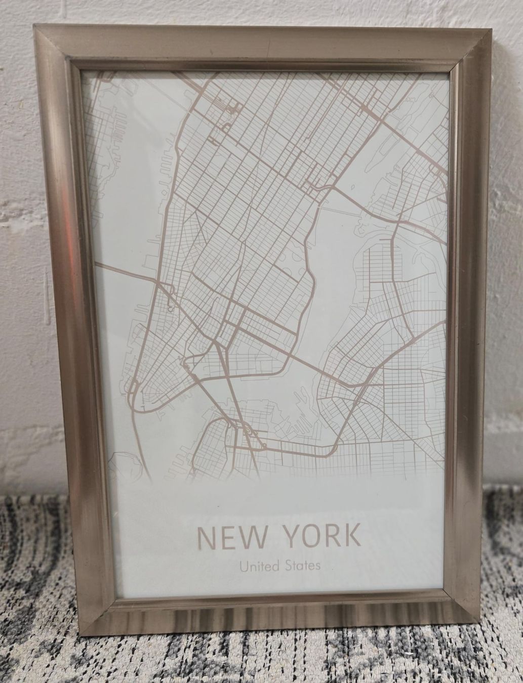 Foto & Immagini: New York Bild mit Rahmen, neuwertig, Geschenkidee! – Usato da Rheinsulz venduto da Dred