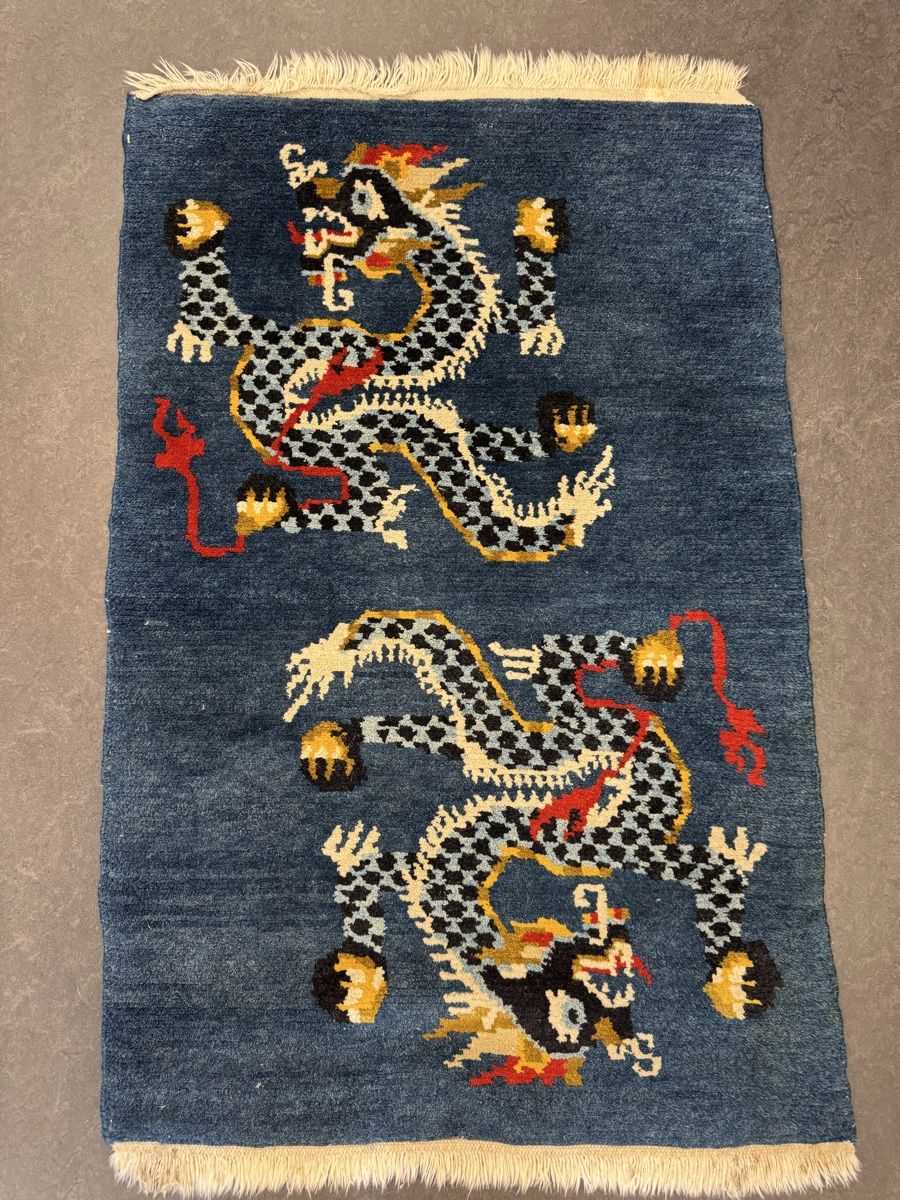 Tappeti: Chinesischer Teppich mit Drachenmotiv – Usato da Liestal venduto da galerie_nategh