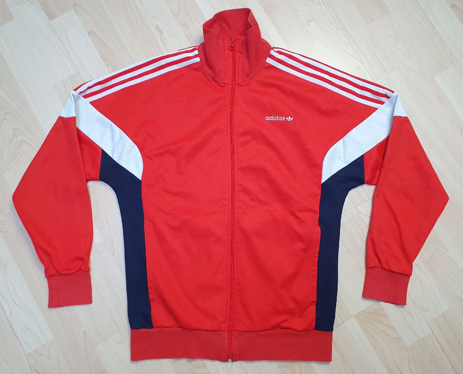 Adidas Giacche: Adidas Classic 16/17 Trainingsjacke Gr. M – Usato da St. Gallen venduto da CaliSunshine