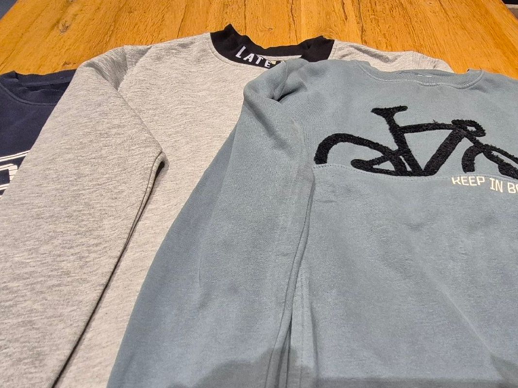 Lotti & Set di vestiti: 146/152 - Grösse, 3er SET Kinder Pullover Jungen – Usato da Nottwil venduto da echtMOMO 1