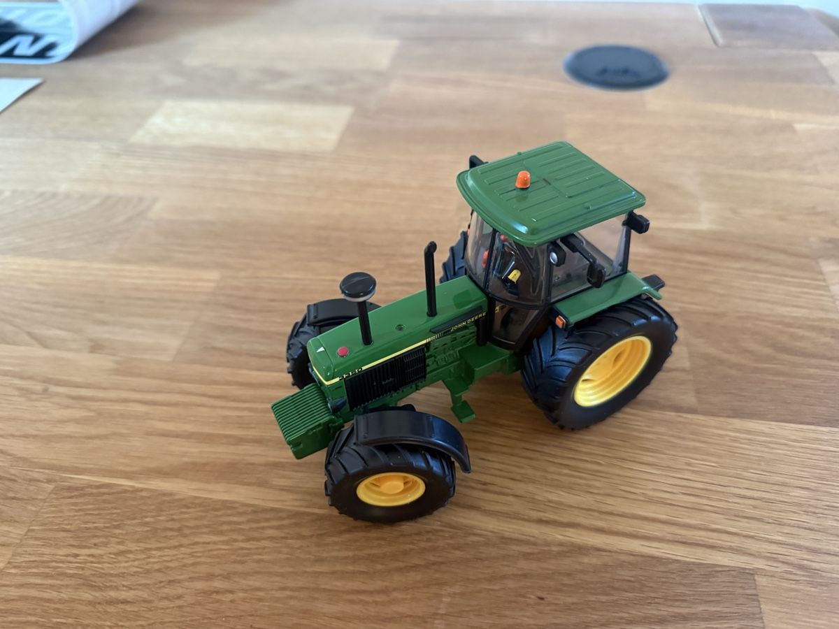 Britains Kit di modellismo & Modellini statici: John Deere 3350 Britains Modell 1/32 – Nuovo (secondo la descrizione) da Reisiswil venduto da uleibundgut 9