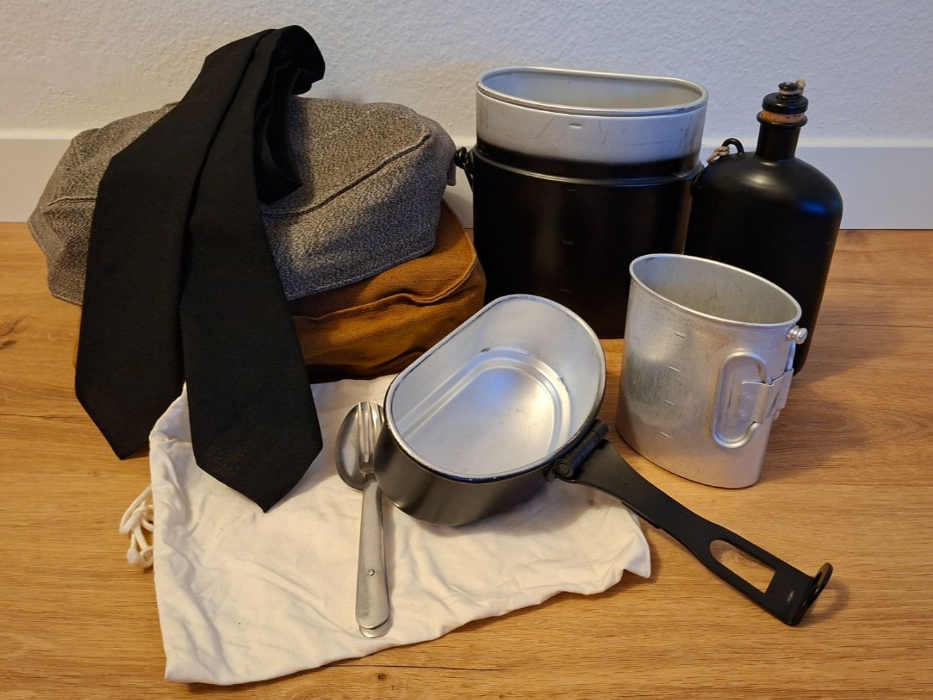 Schweizer Armee Taschen: Schweizer Armee-Brottasche +2 Krawatten gebraucht – Gebraucht aus Kriens von Wolly85 1