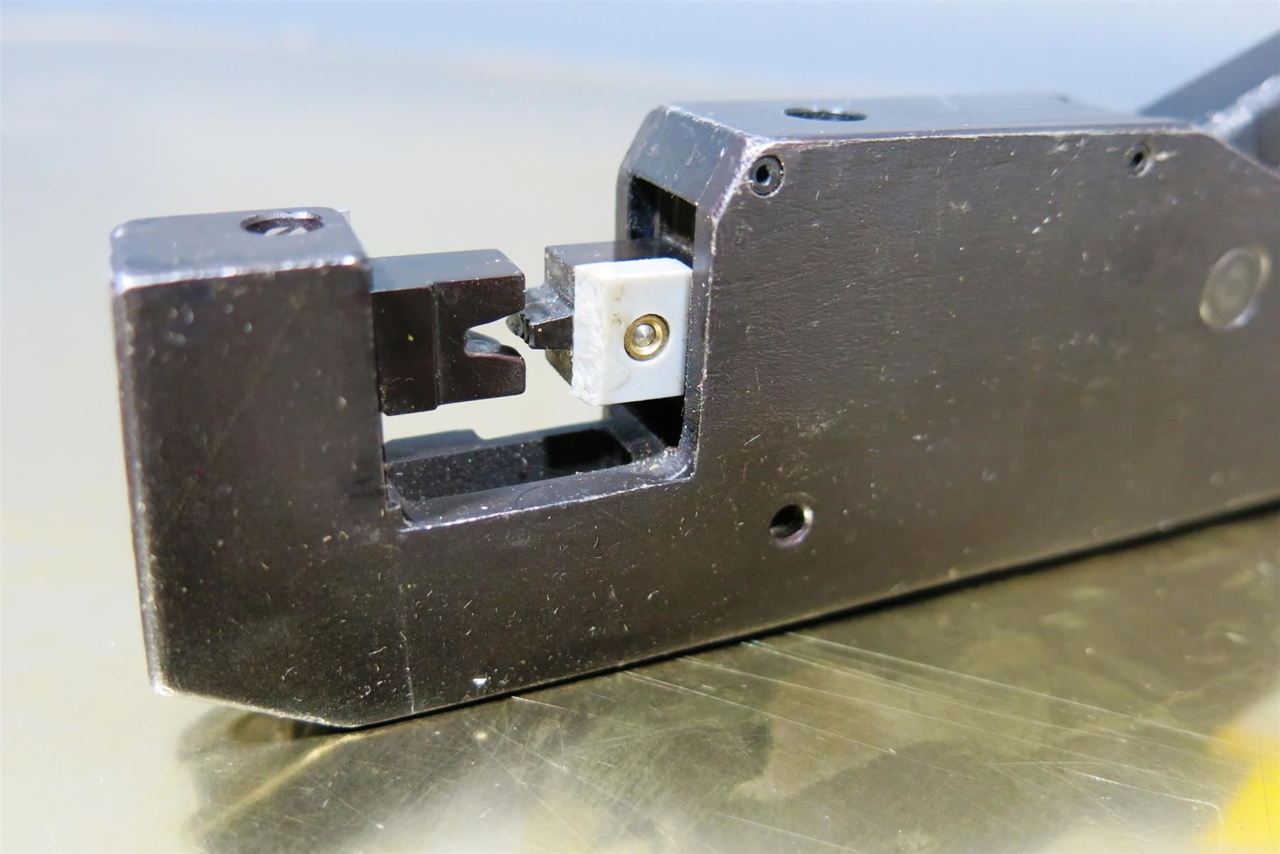 Tutti gli attrezzi: Crimpzange Amphenol FA 0000 - 110 – Usato da Laufenburg venduto da Sirluger 6