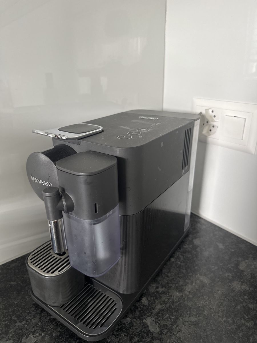 Nespresso Macchine per caffè & Macchine per espresso: Nesspresso latissima one – Usato da Arbon venduto da 2210oez 1