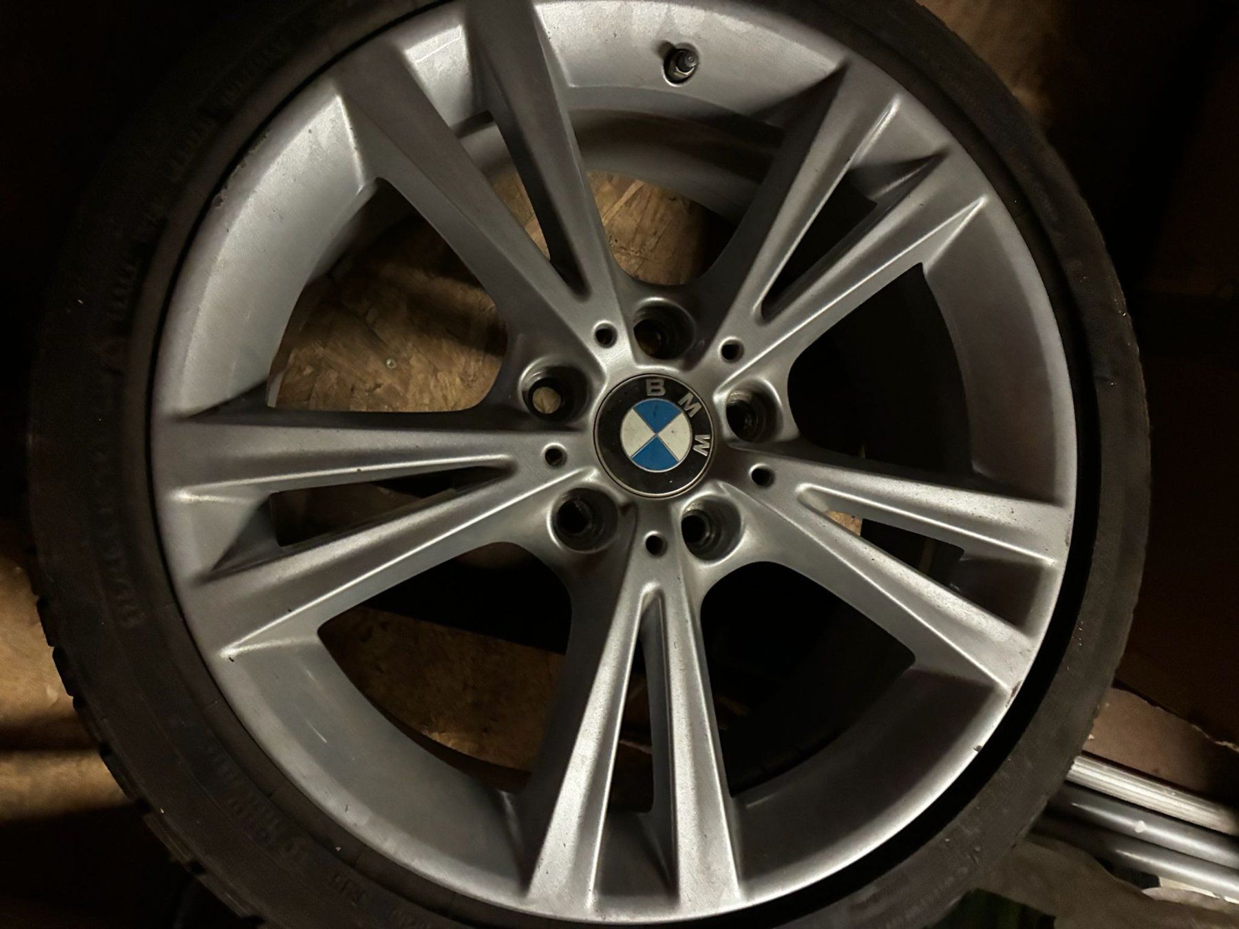 Pneus & Kompletträder: Vend roue BMW – Gebraucht aus Plan-les-Ouates von fju_l62y