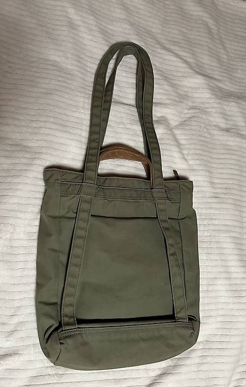 Fjällräven Taschen: Schultertasche Totepack – Gebraucht aus Obersaxen von nae_9jzf 1