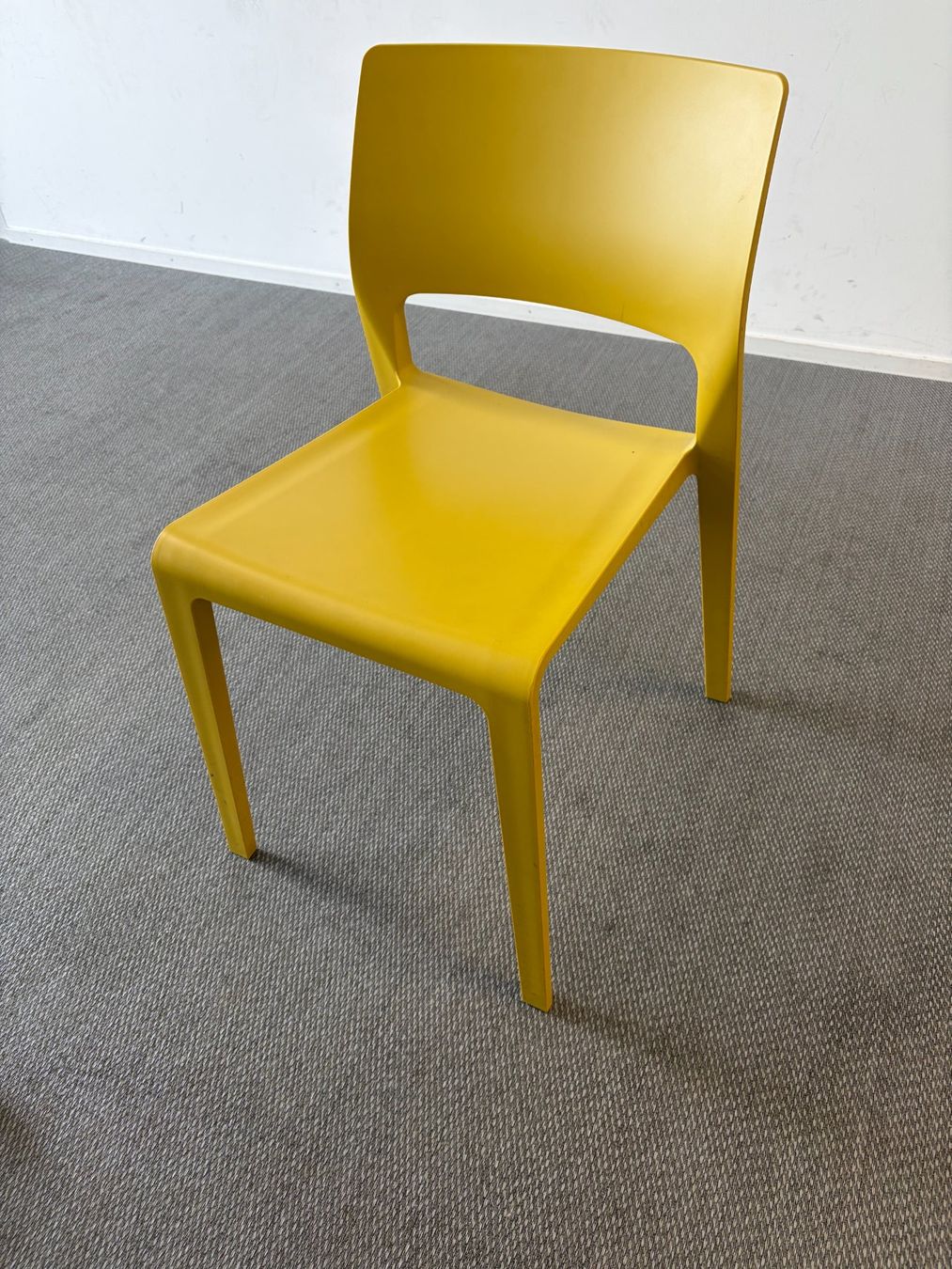 Arper Sedie: Chaise Arper Juno – Usato da Estavayer-le-lac venduto da Cali00