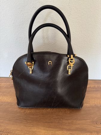 Sac à main Aigner vintage en cuir noir - Élégant! ✨