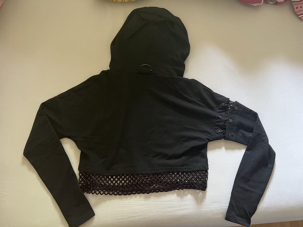 Pullover & Sweatshirts: Alternative / Emo / Grunge Crop Hoodie – Gebraucht aus Richterswil von Letha_Brown 2