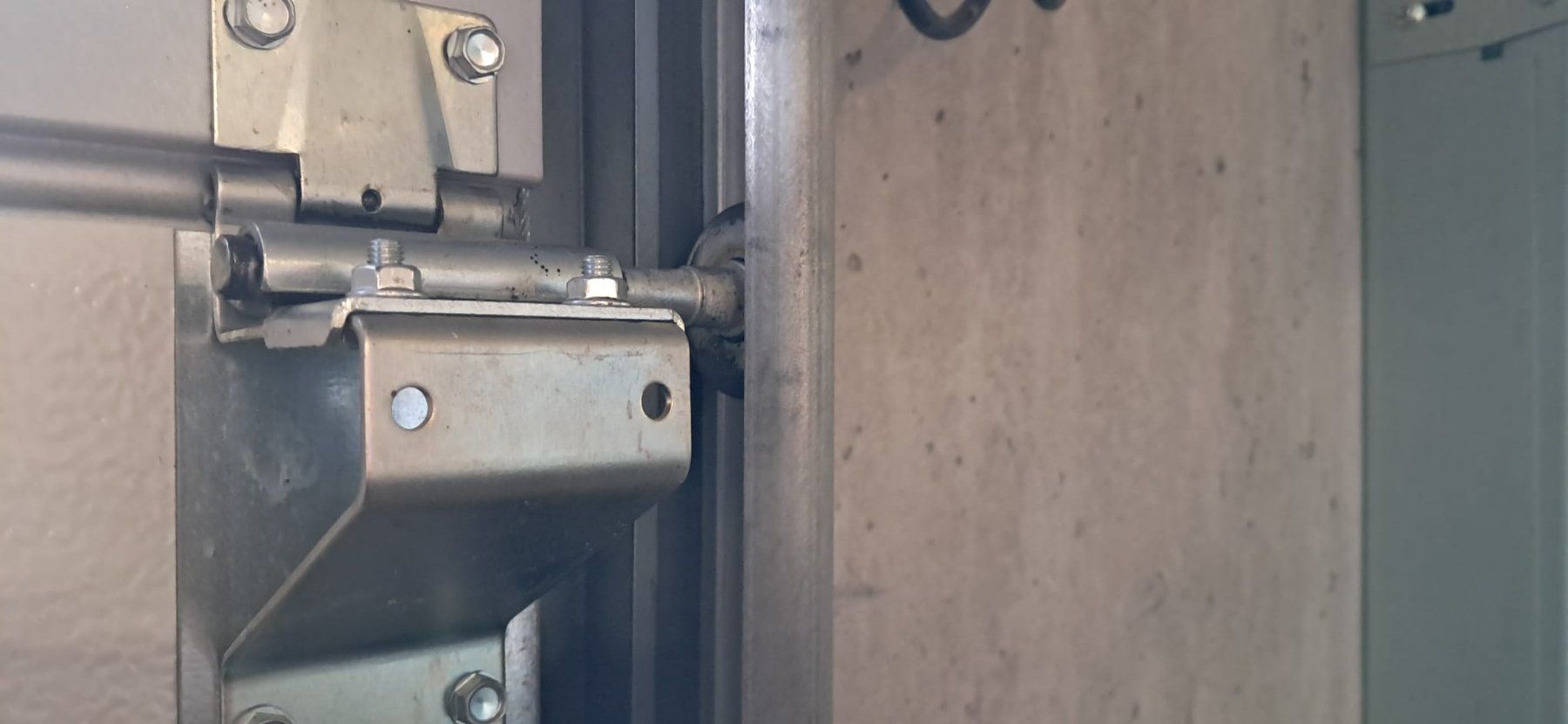Porte: Sektionaltor doppelwandig – Usato da Dussnang venduto da sch_q2k2 3