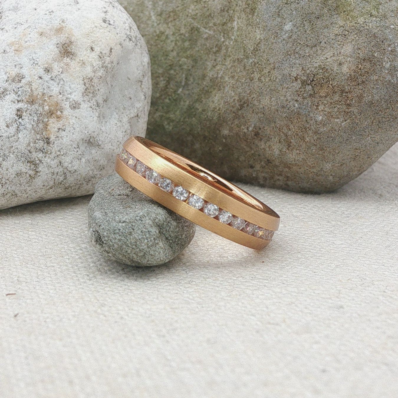 Olga Ribler Anelli: Edelstahl Eternity Ring by Olga Ribler Ringgrösse 57 – Nuovo (secondo la descrizione) da Luzern venduto da Schmuckoutlet 5