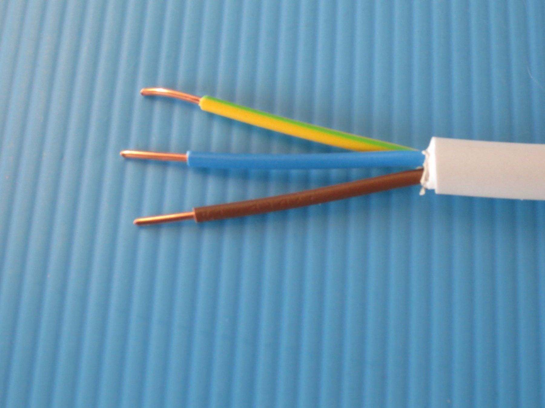 Kabel: 50m Installationskabel TT Kabel 3x1.5mm2 – Neu und originalverpackt aus Sulz LU von Elektrofachverkauf 1