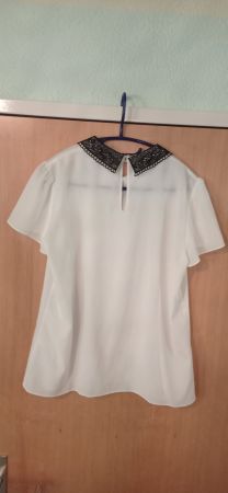 Bluse, weiss, ärmellos, Krägli schwarz