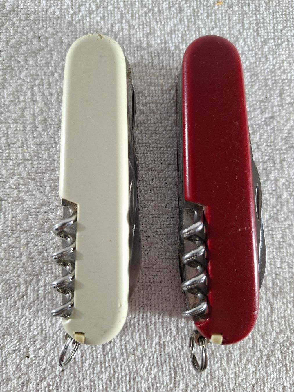 Victorinox Taschenmesser: 2 Viktorinox Officier Suisse – Gebraucht aus Grindelwald von carro5 8