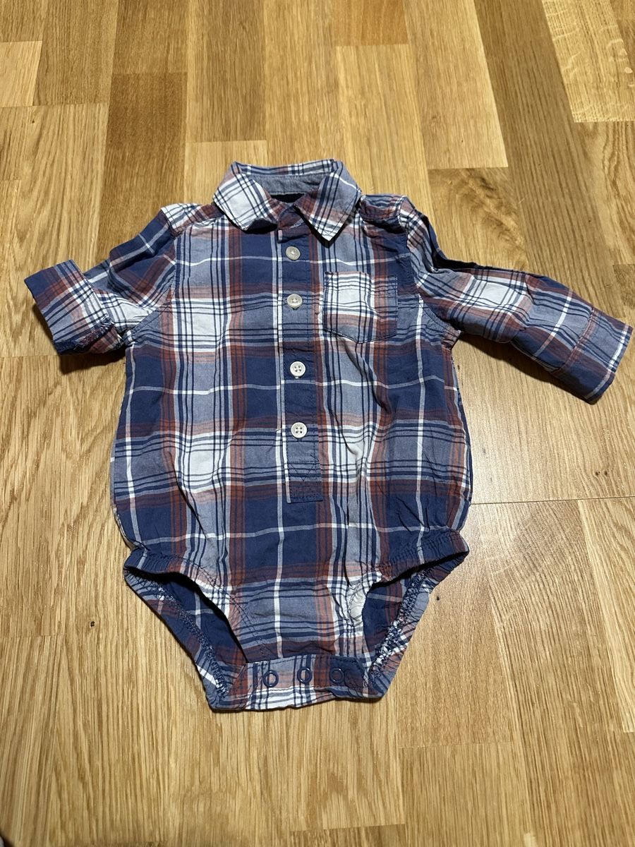 Oshkosh Ensembles: OshKosh Latzhose und Hemd 6M – D'occasion à Reutigen par ann_9mq9 1