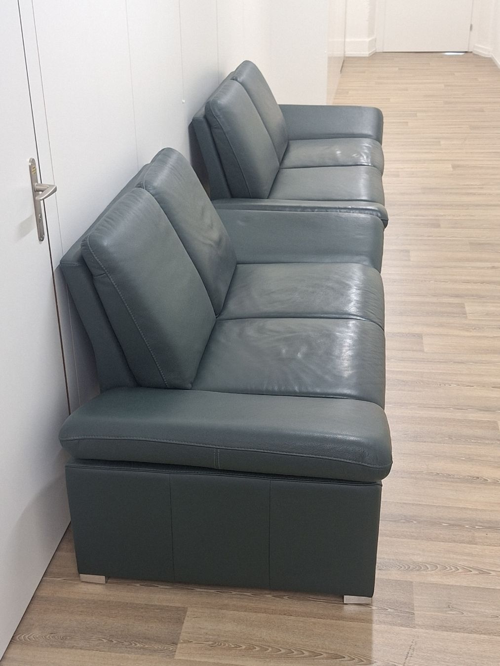 Divani: 2 wunderschöne Echtleder Sofa – Usato da Grüt (Gossau ZH) venduto da wisdomio7 3