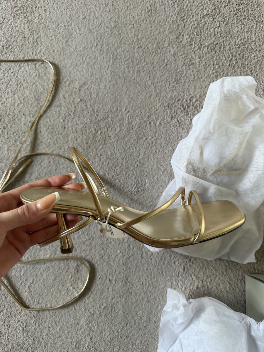 Scarpe da donna: Riemensandalette gold – Nuovo e nell'imballaggio originale da Frauenfeld venduto da hannamaria29 4