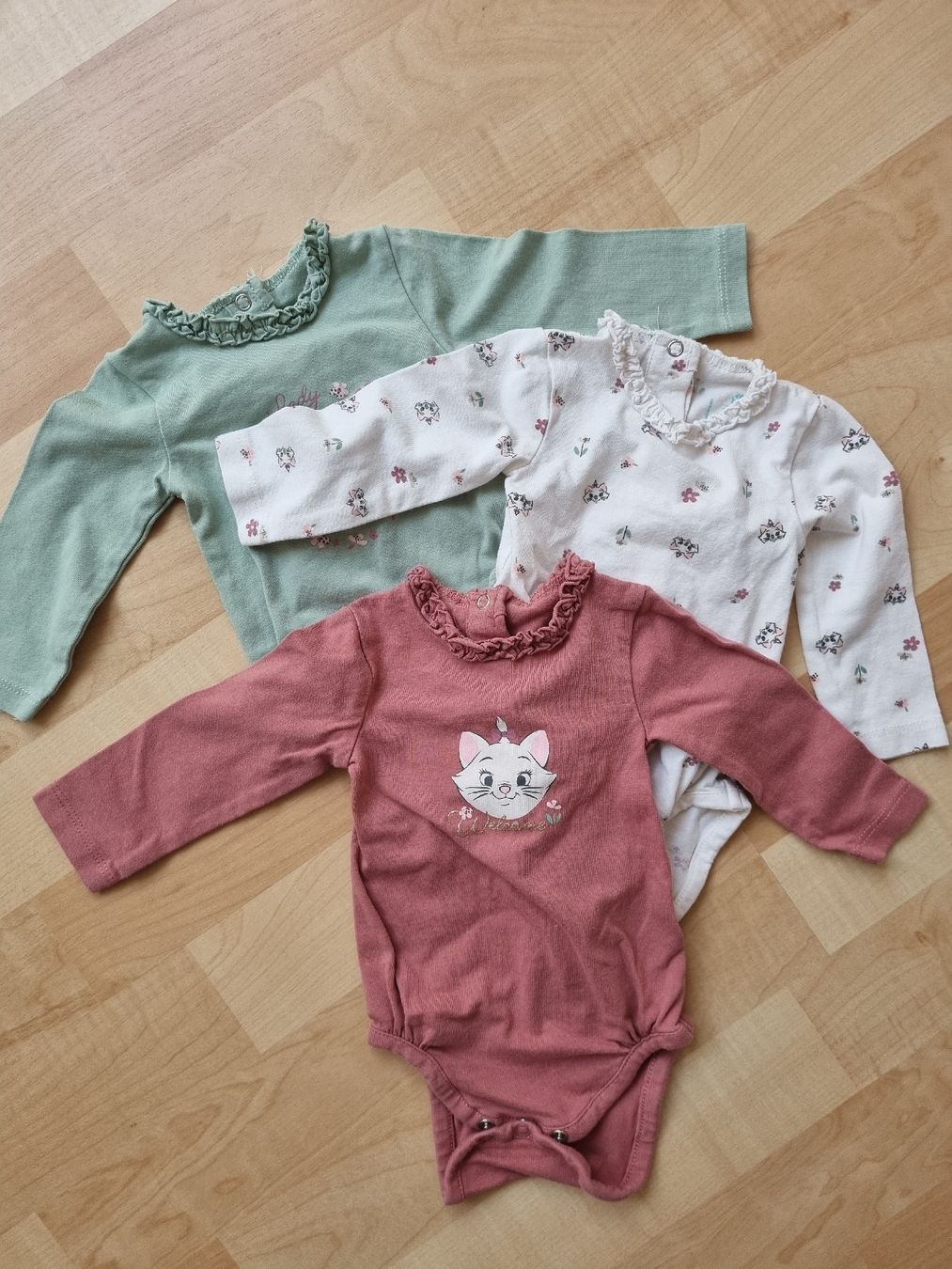Lotti & Set di vestiti: 3 Bodys von Orchestra Neu – Nuovo (secondo la descrizione) da Gunzgen venduto da Celine22