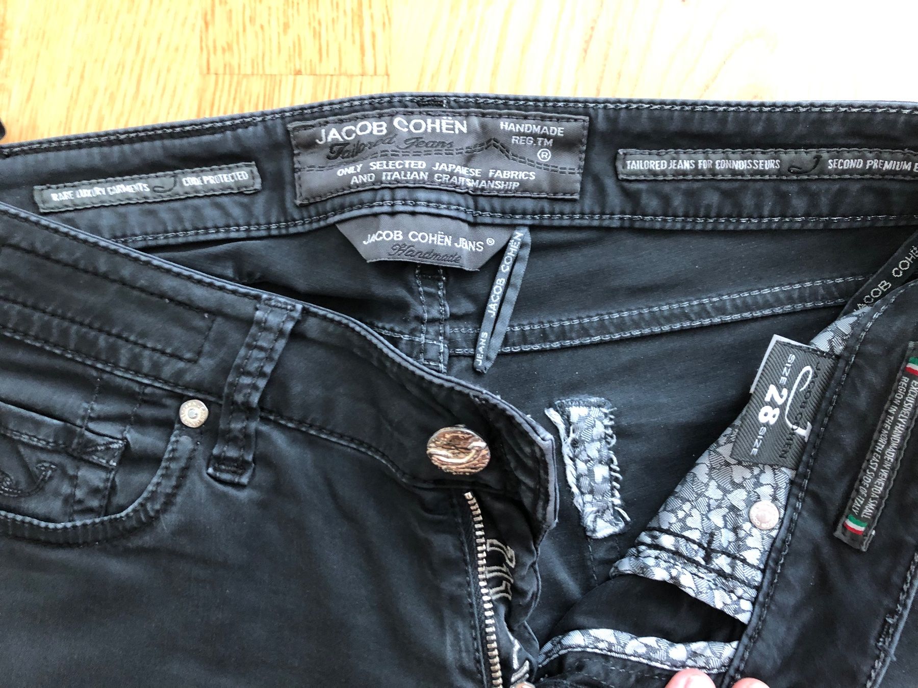 Jeans: Jacob Cohen schwarze Jeans – Usato da Duebendorf venduto da tom_lp2m 1