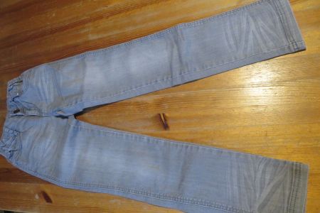 Jeanshose in Gr. 140-146