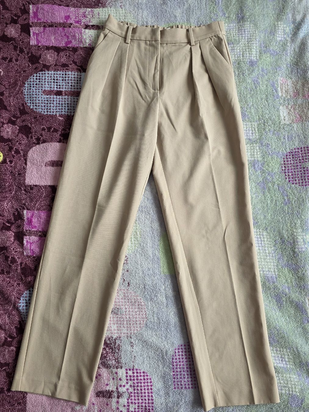 H&M Hosen: Beige Stoffhose von H&M, Grösse 36 – Neu (gemäss Beschreibung) aus St Gallen von vir_5kgt 6